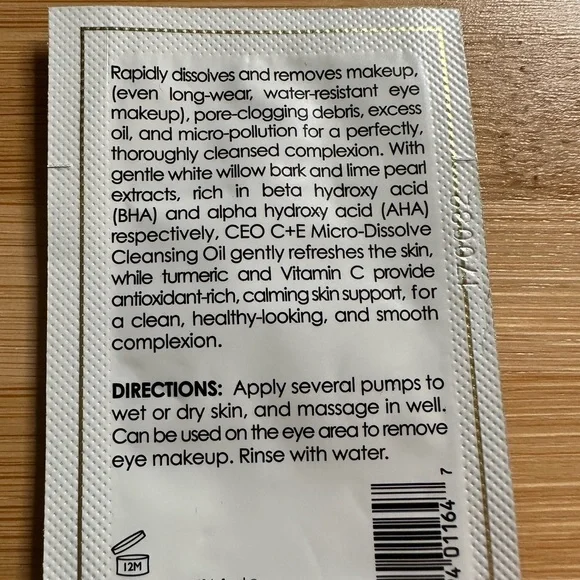 Sunday Riley •  25X CEO Cleansing Oil Samples - Picture 6 of 8